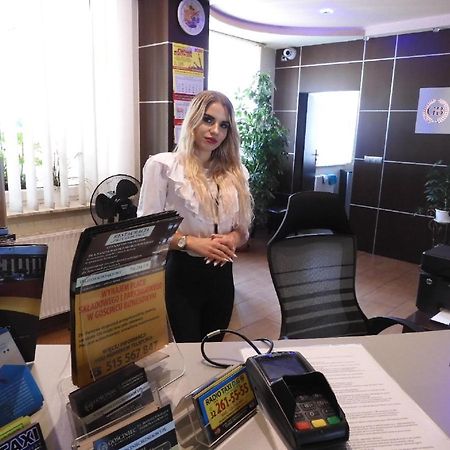 הוסטל Dąbrowa Górnicza Gosciniec Biznesowy מראה חיצוני תמונה